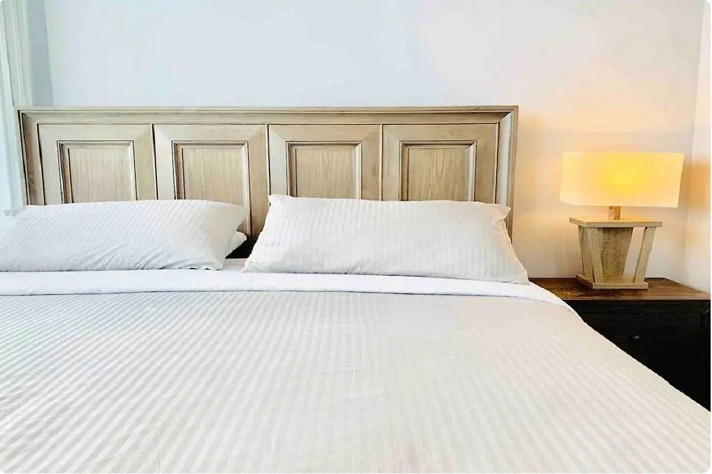 York Suites تورونتو