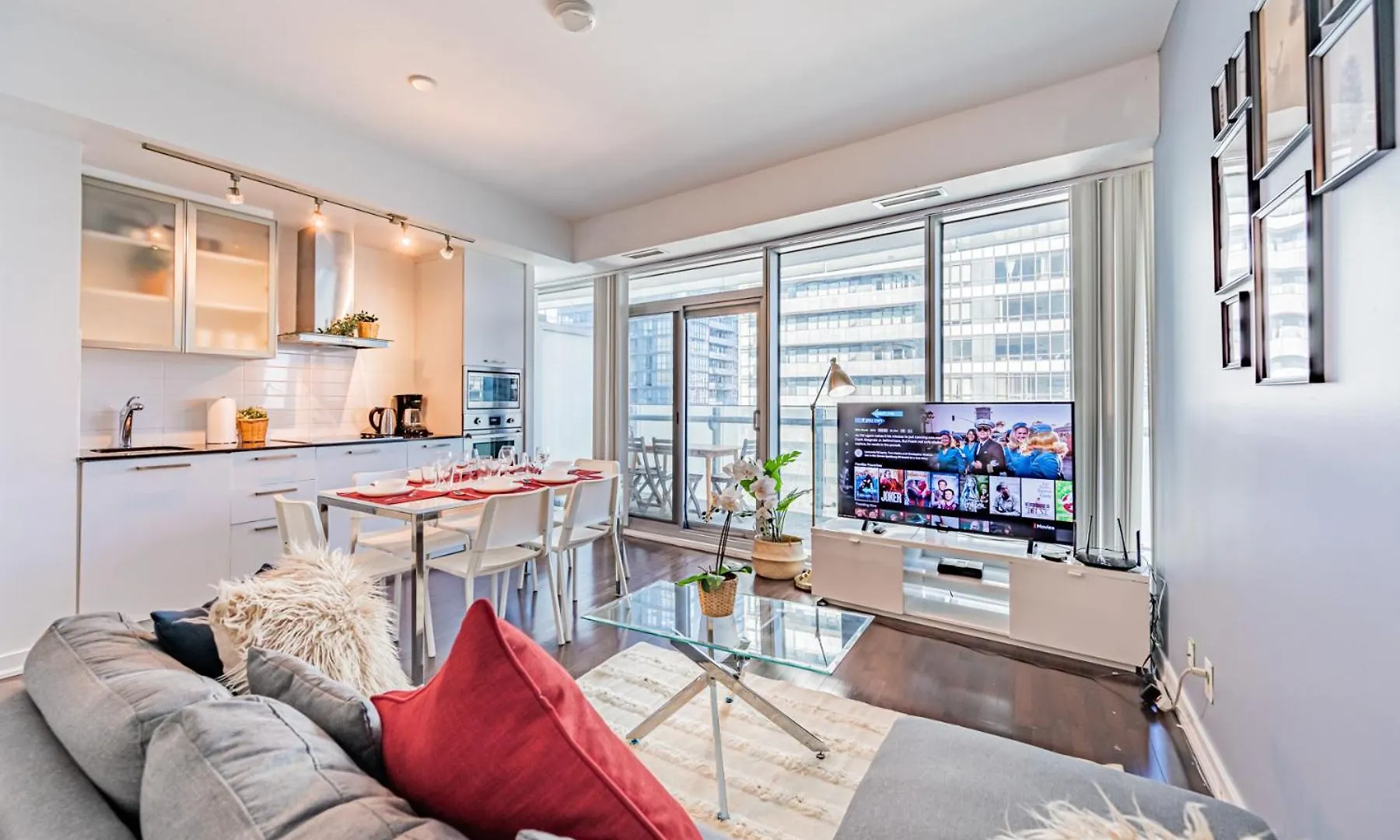 York Suites Toronto 0*,