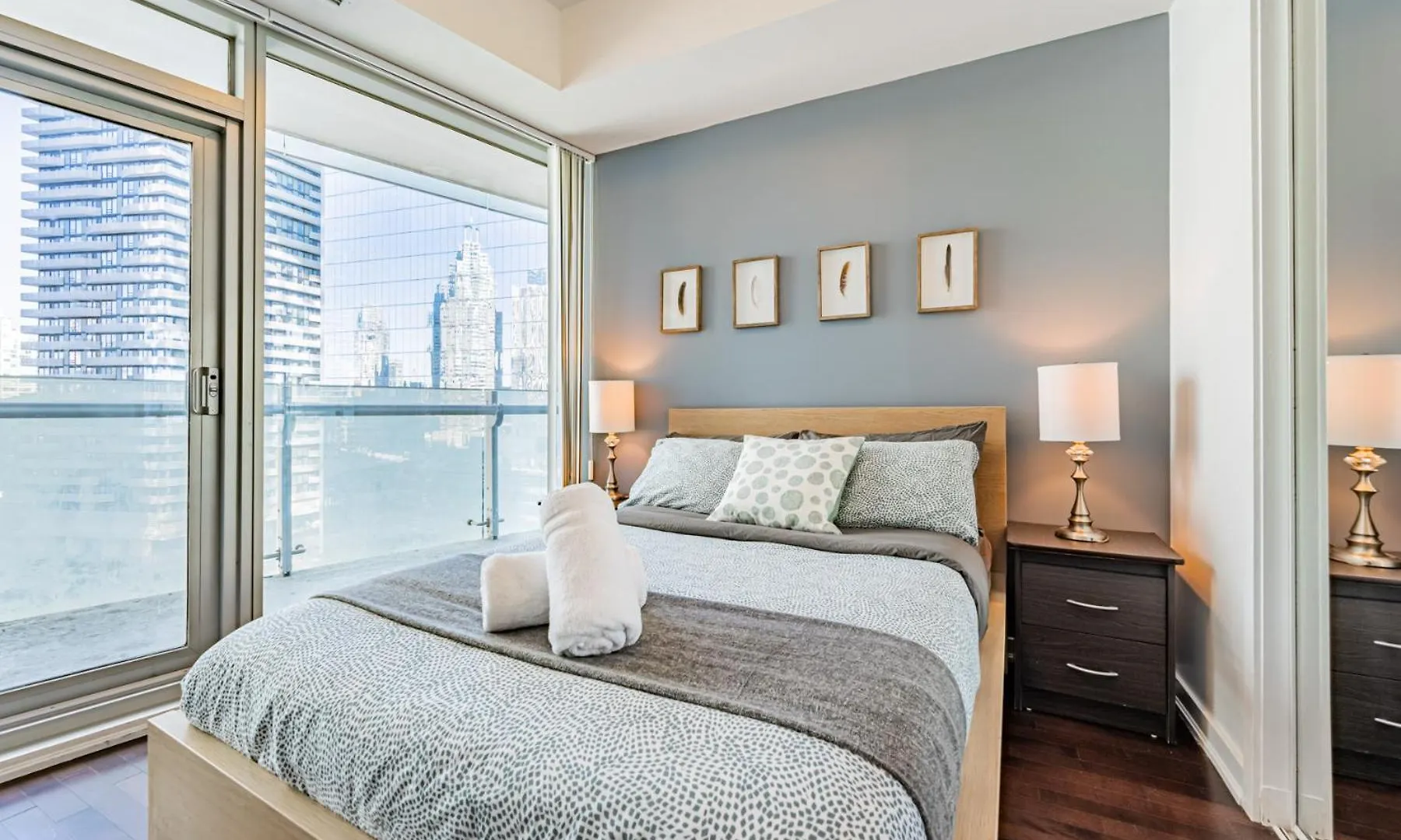 York Suites トロント